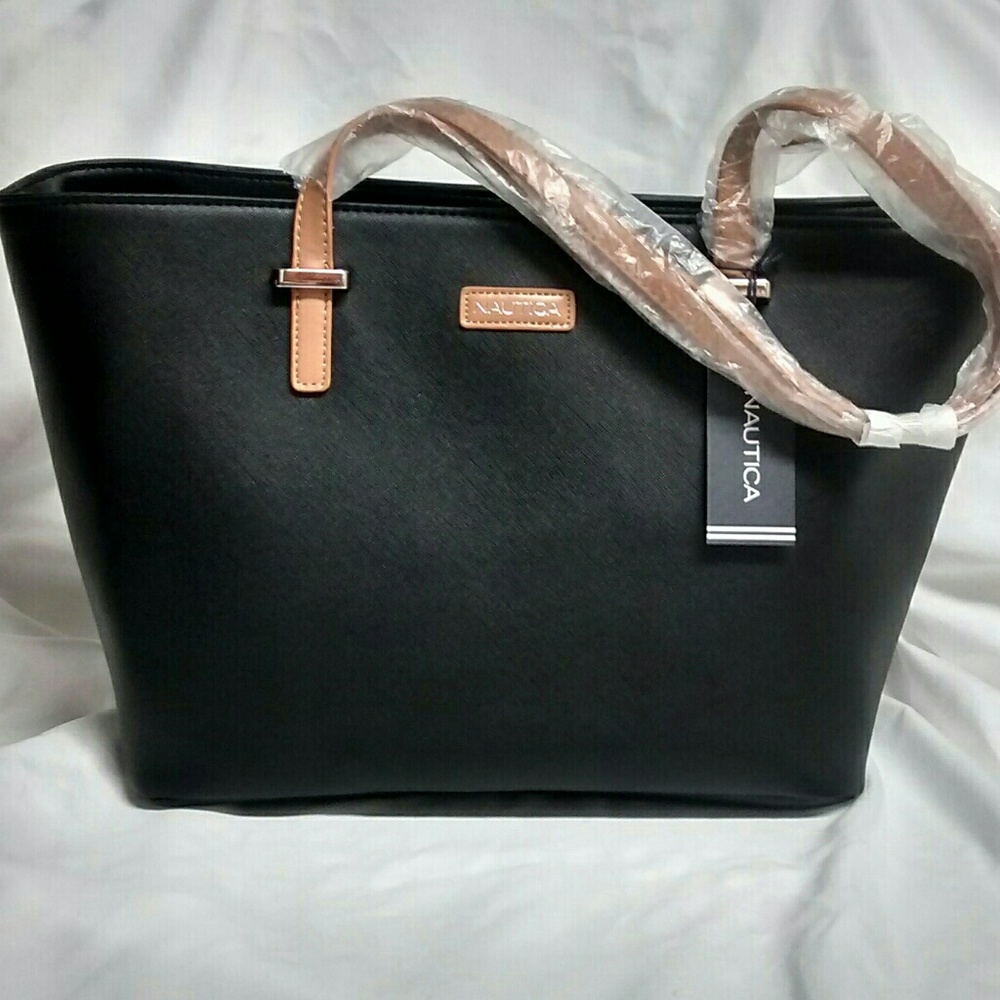👜STUNNING BLACK NAUTICA PURSE👜